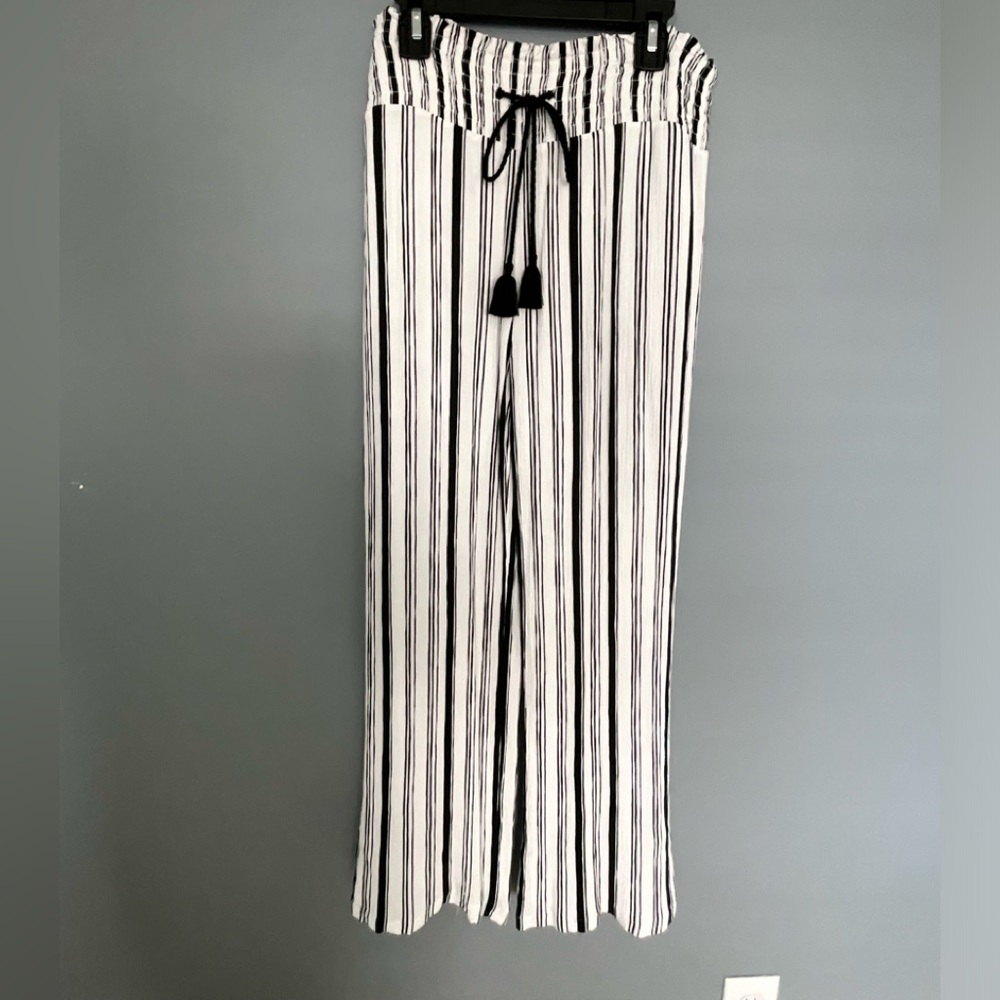 WOMEN’S INC PANTS SIZE SMALL
